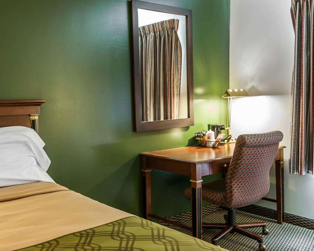 Royal Inn Rockville Номер фото